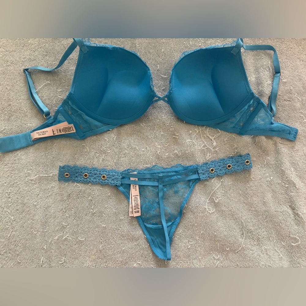 Victoria’s Secret Bombshell Blue Lace Bra and Thong Set - Picture 3 of 3